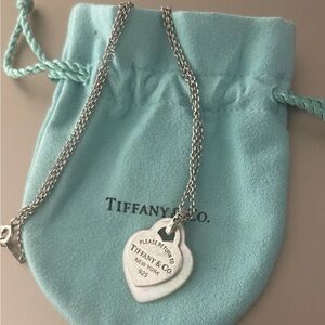 Tiffany & Co Auth Double Heart Tag 925 Sterling & Mother of Pearl Necklace